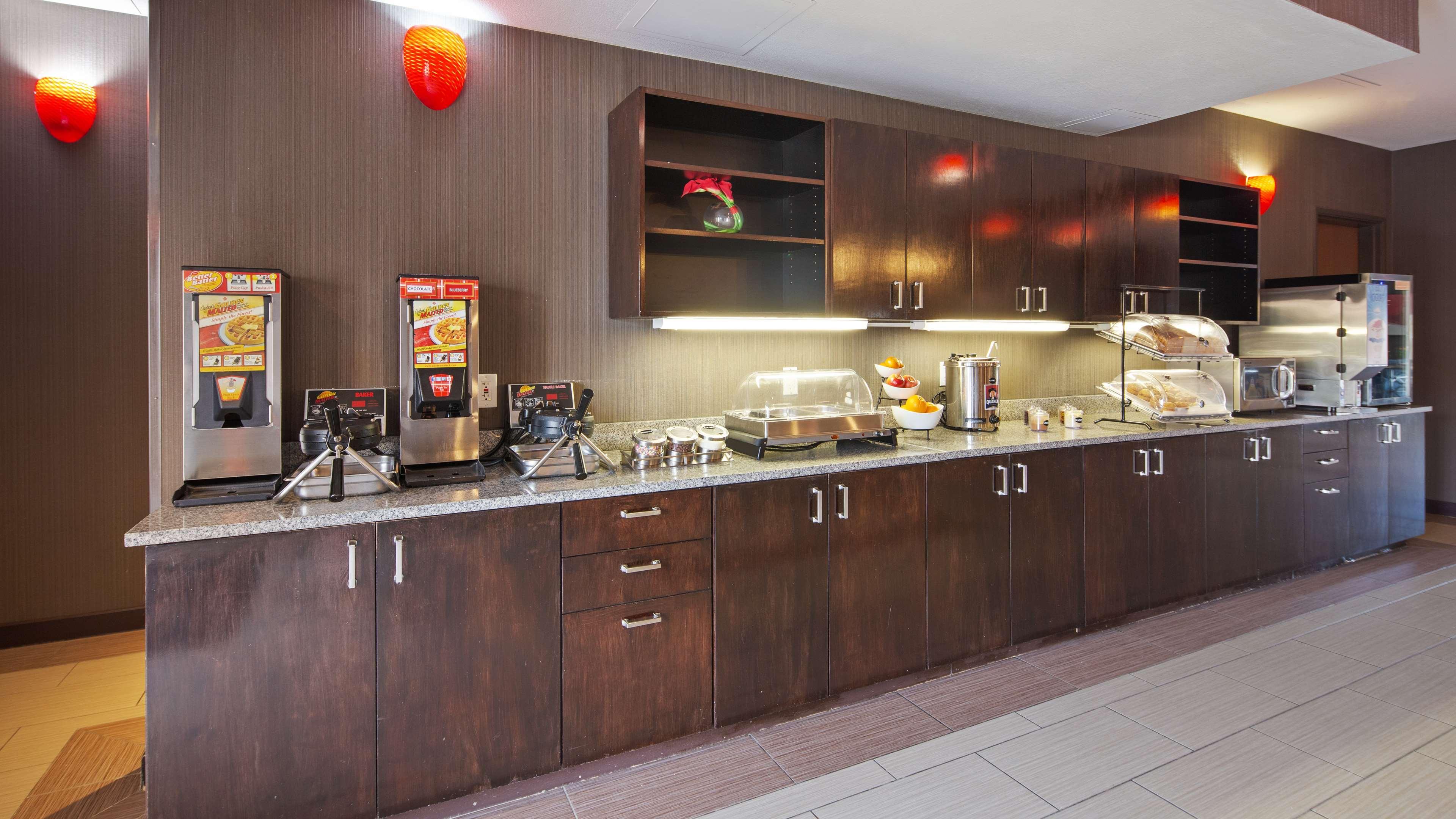 Best Western Plus Austin Airport Inn & Suites Buitenkant foto