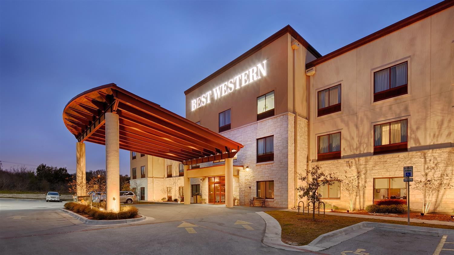 Best Western Plus Austin Airport Inn & Suites Buitenkant foto