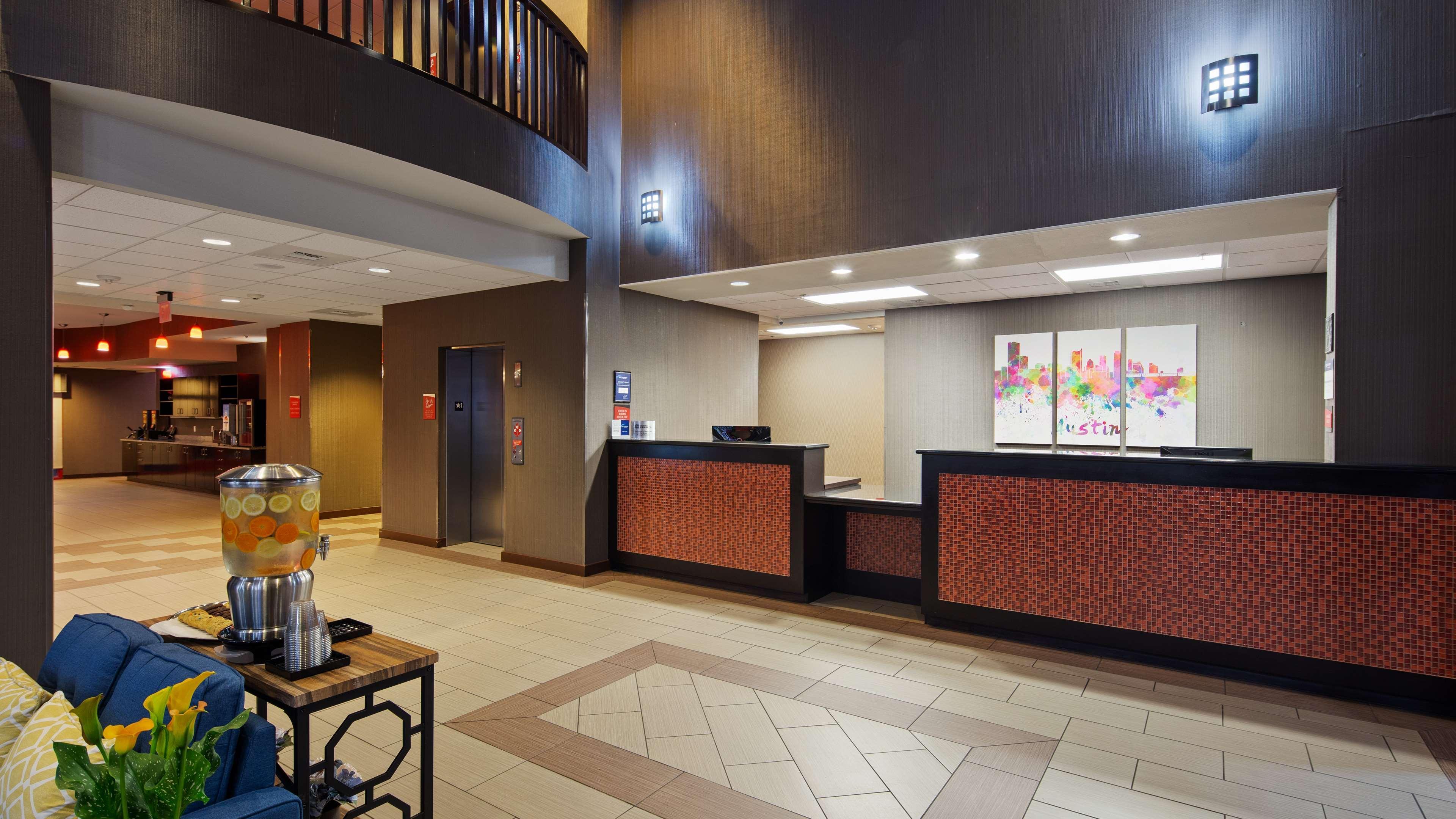 Best Western Plus Austin Airport Inn & Suites Buitenkant foto