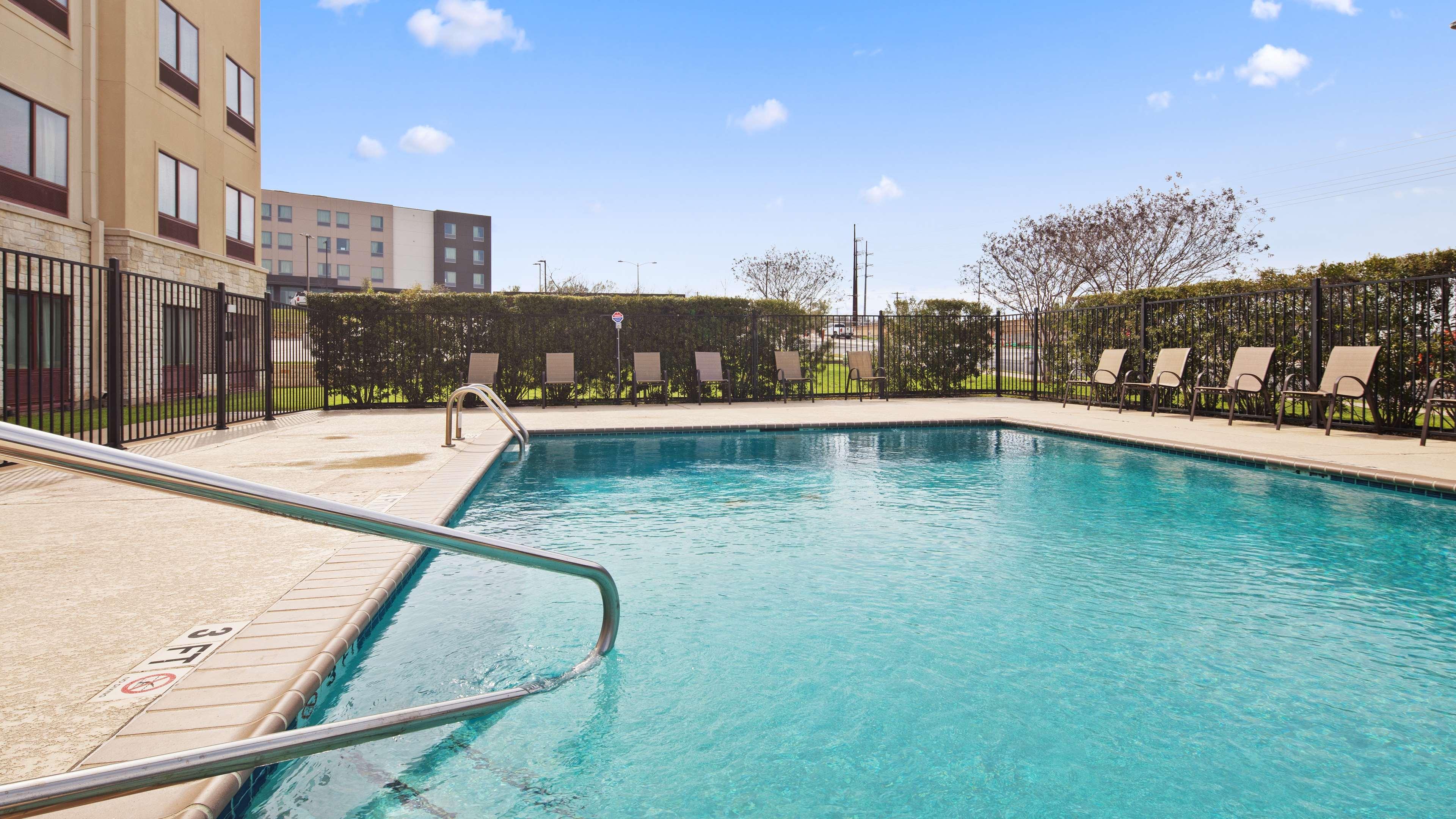Best Western Plus Austin Airport Inn & Suites Buitenkant foto