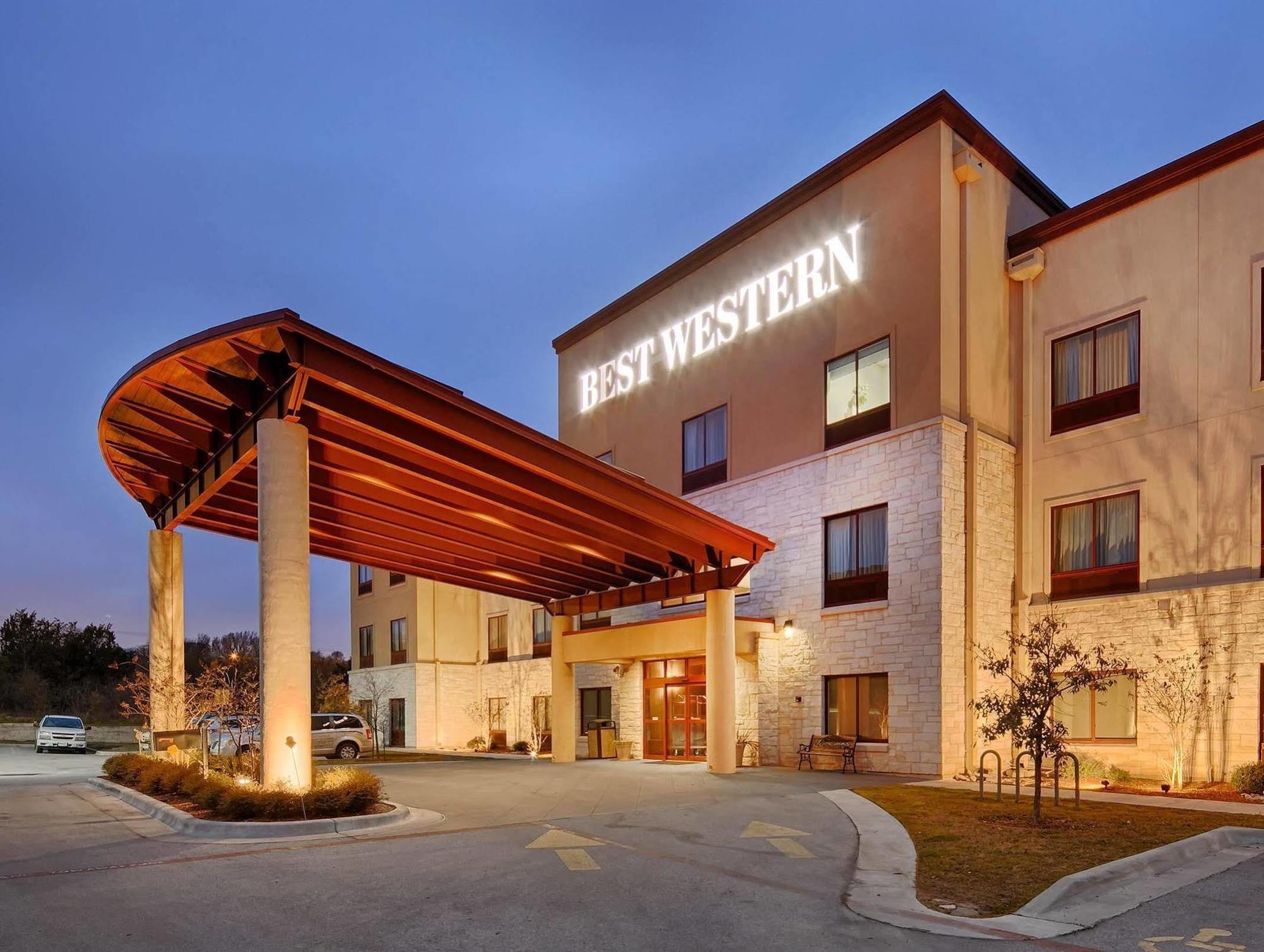 Best Western Plus Austin Airport Inn & Suites Buitenkant foto